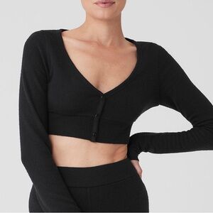 Alo Ribbed Cropped Cardigan!
Perfect condition NWT!!